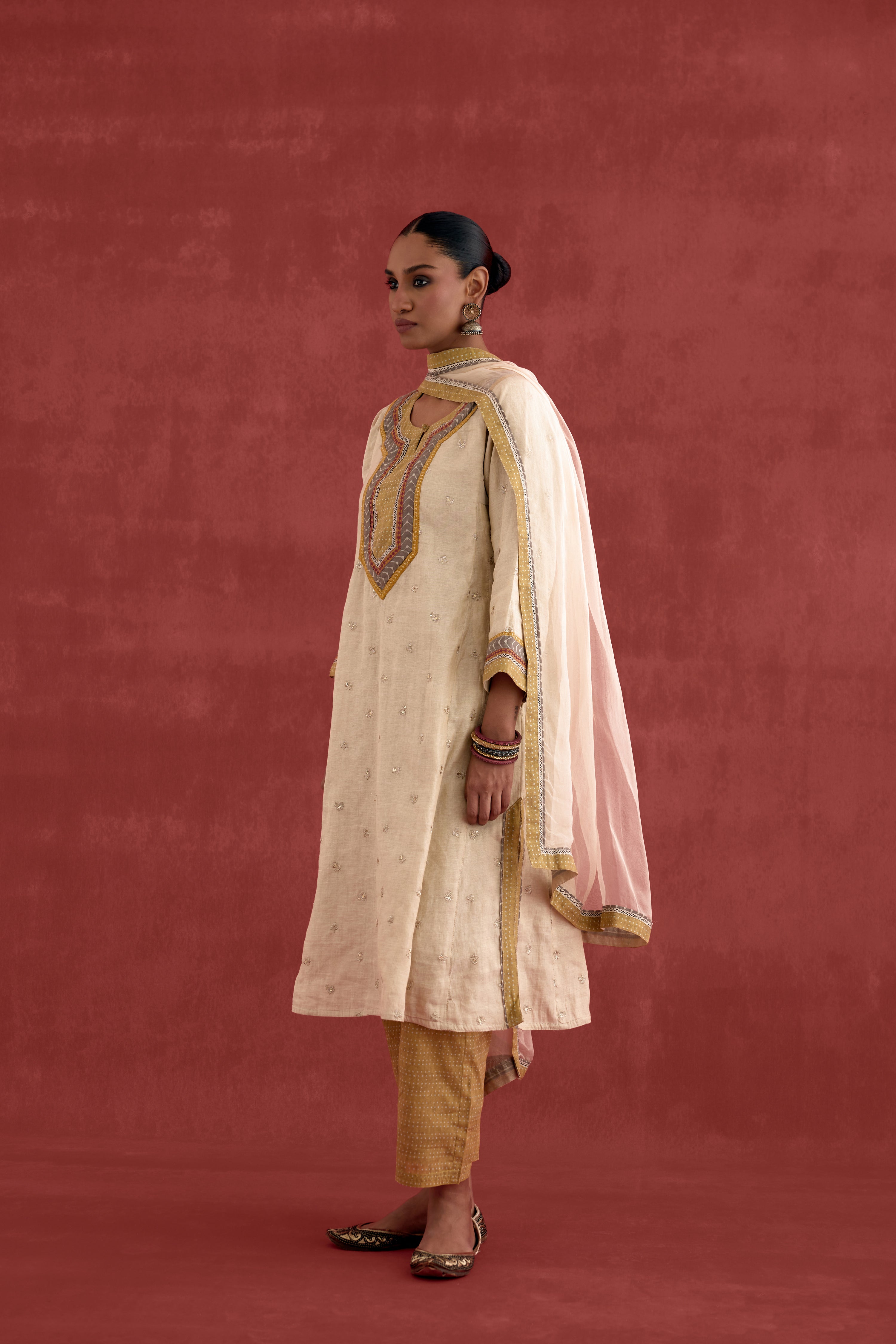 Medh Dupatta Cream (10039358193963)