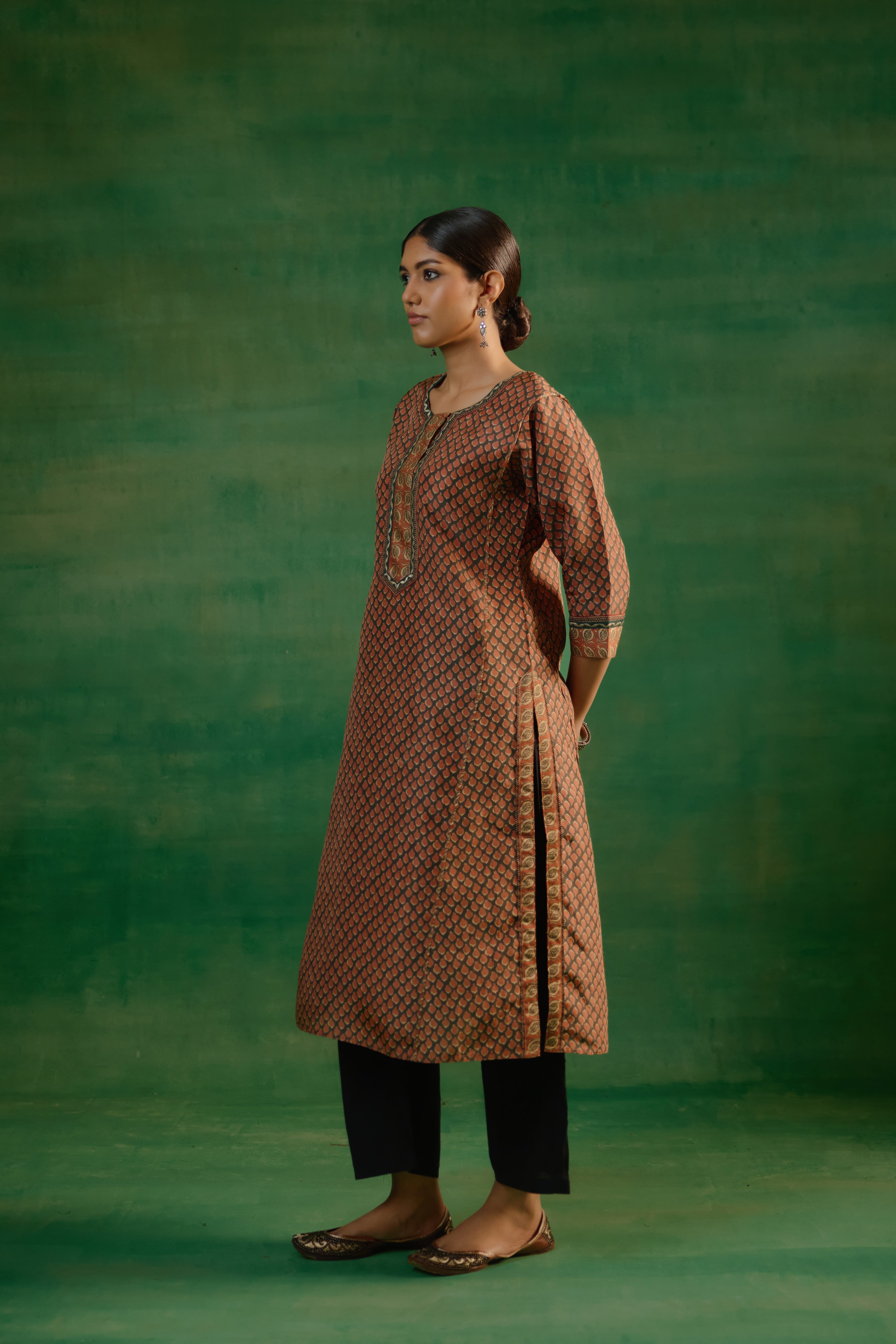 Rozana Kurta Black Light Rust (9817463456043)