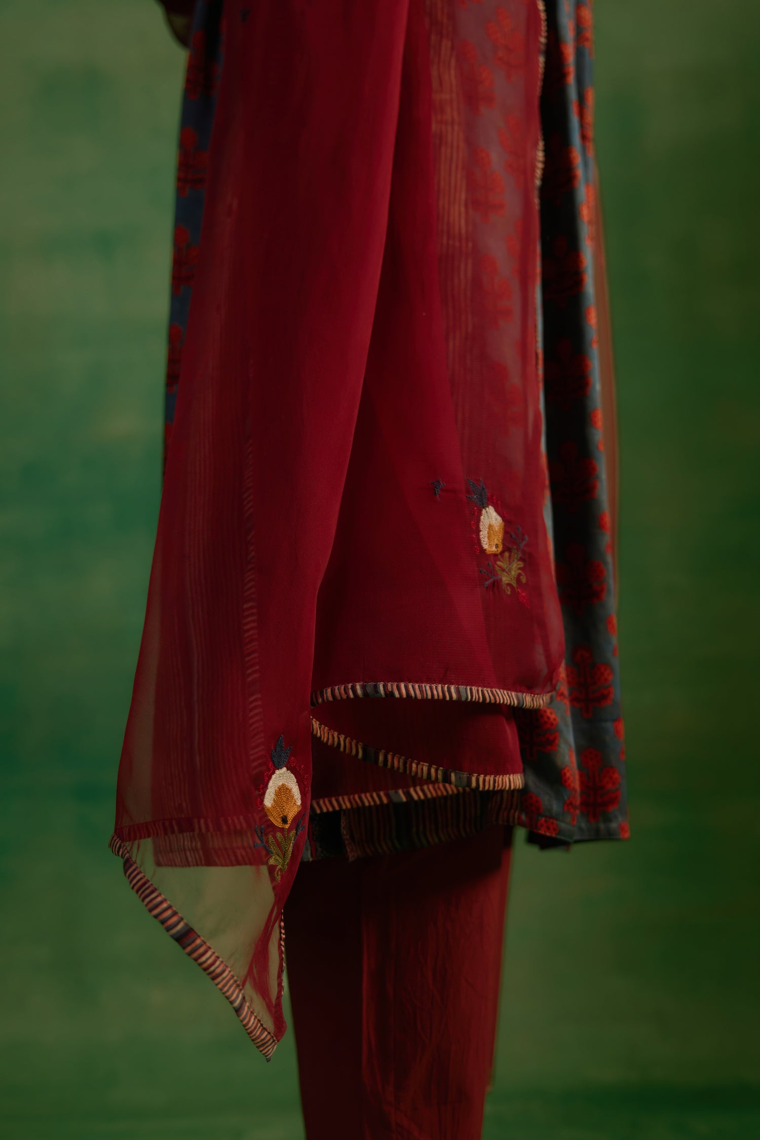 Meera Dupatta Maroon (9817150619947)