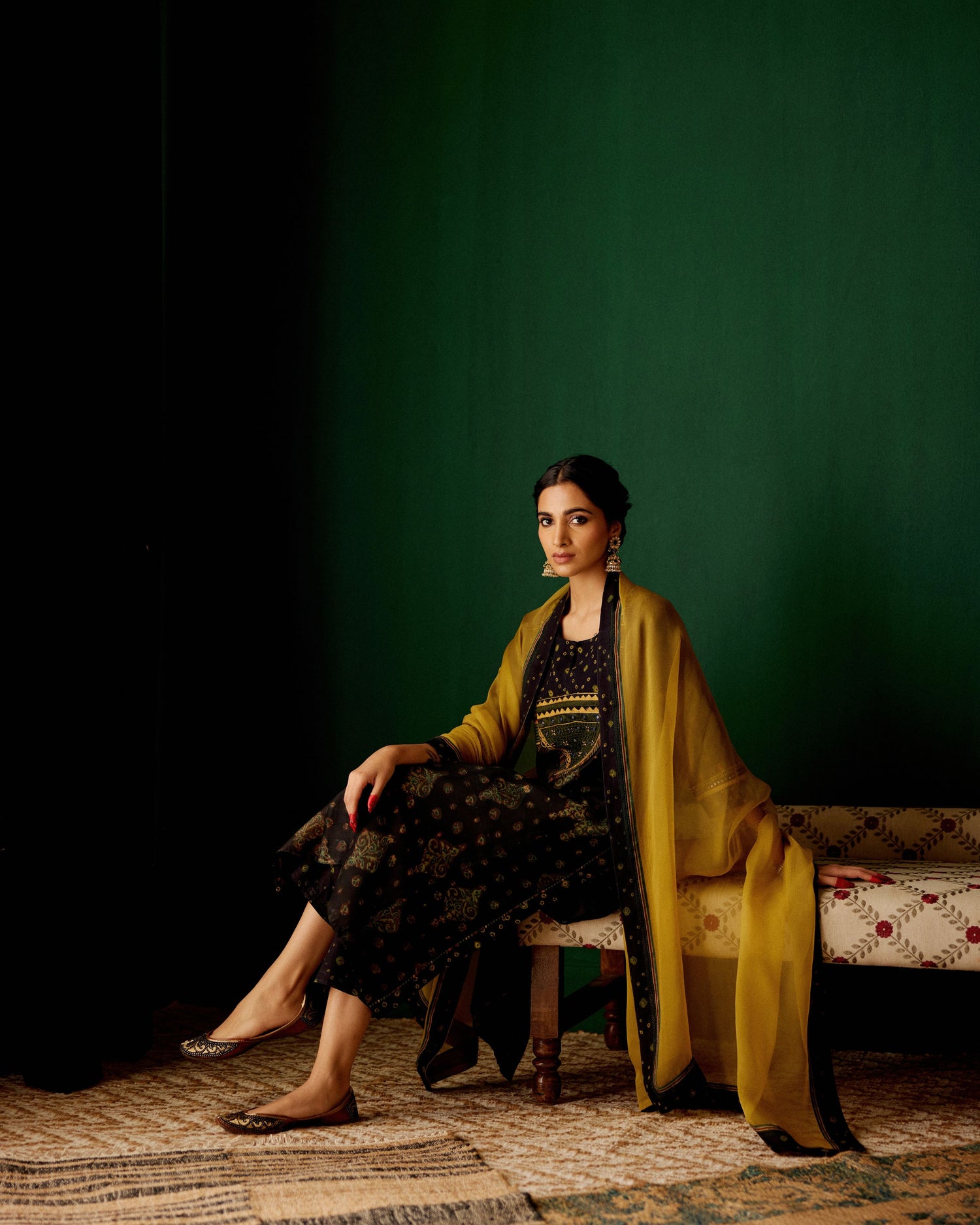 Devi Kurta Black (8828222210347)