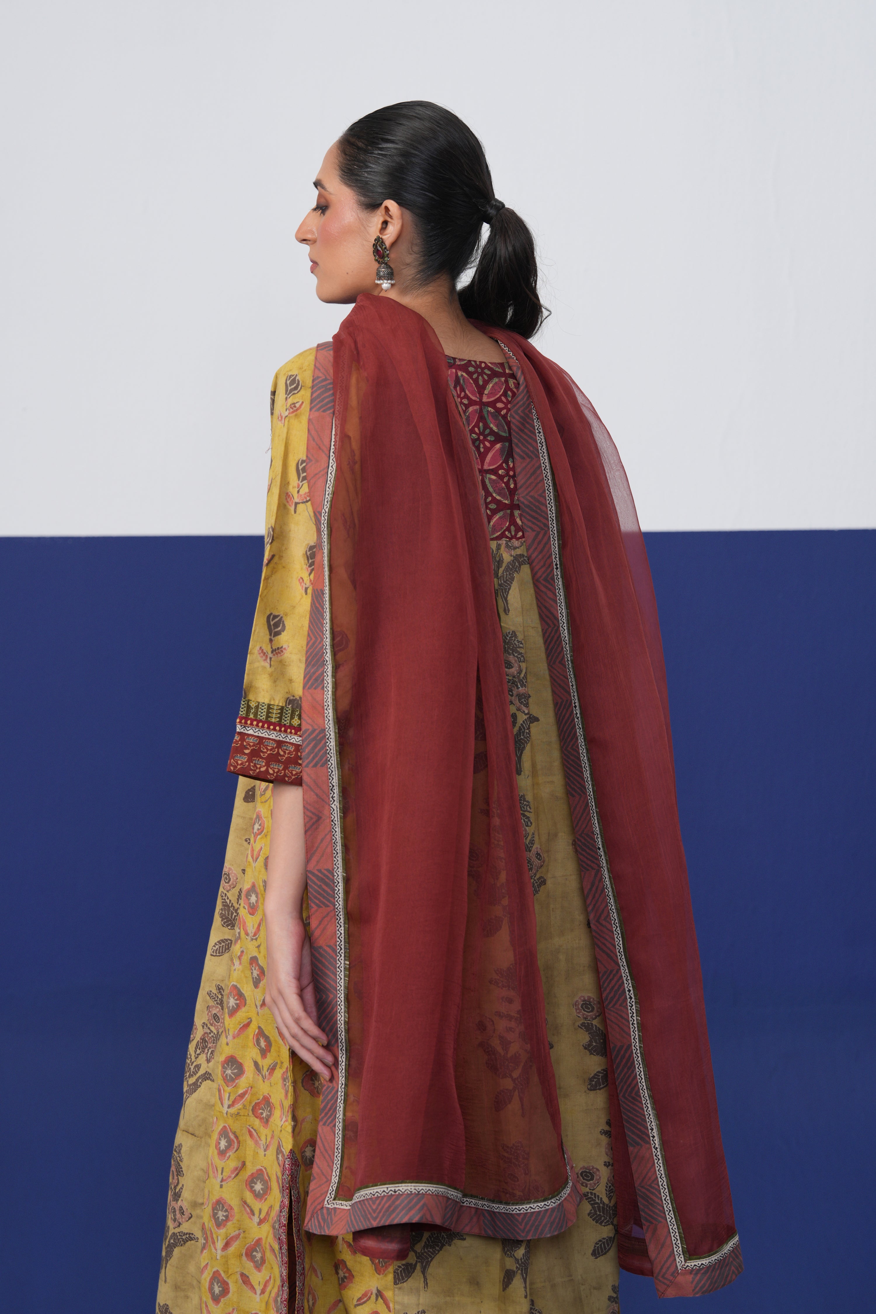 Medh Dupatta Maroon