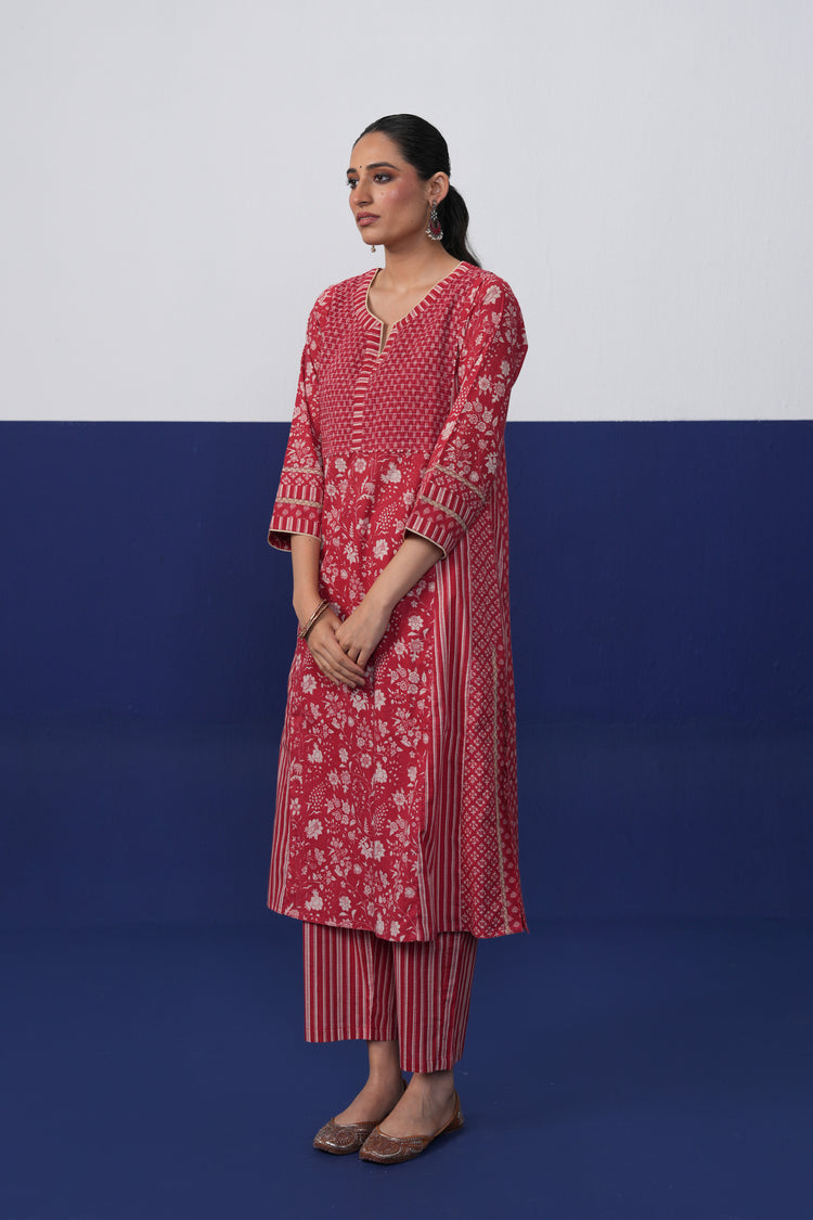 Tulsi Pant Red