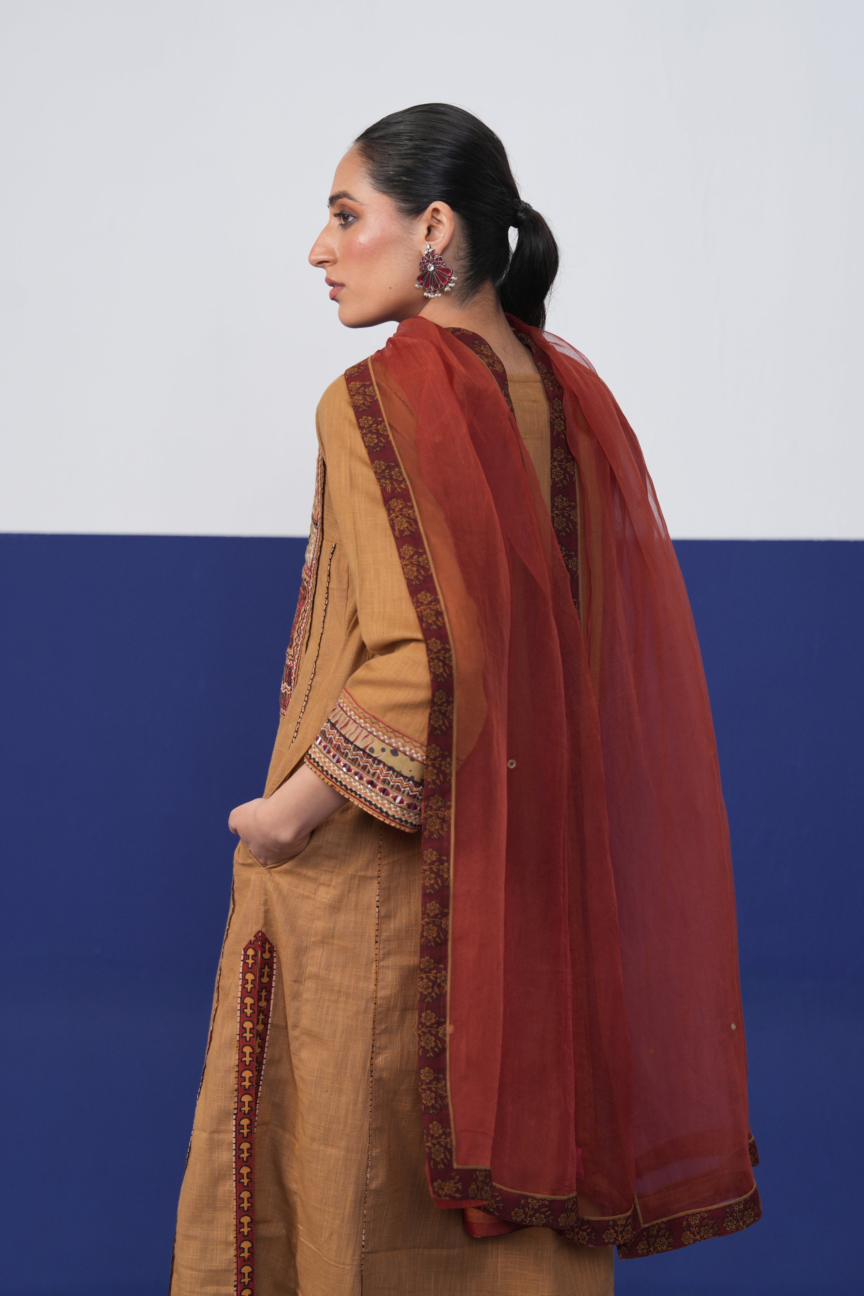 Tulsi Dupatta Maroon