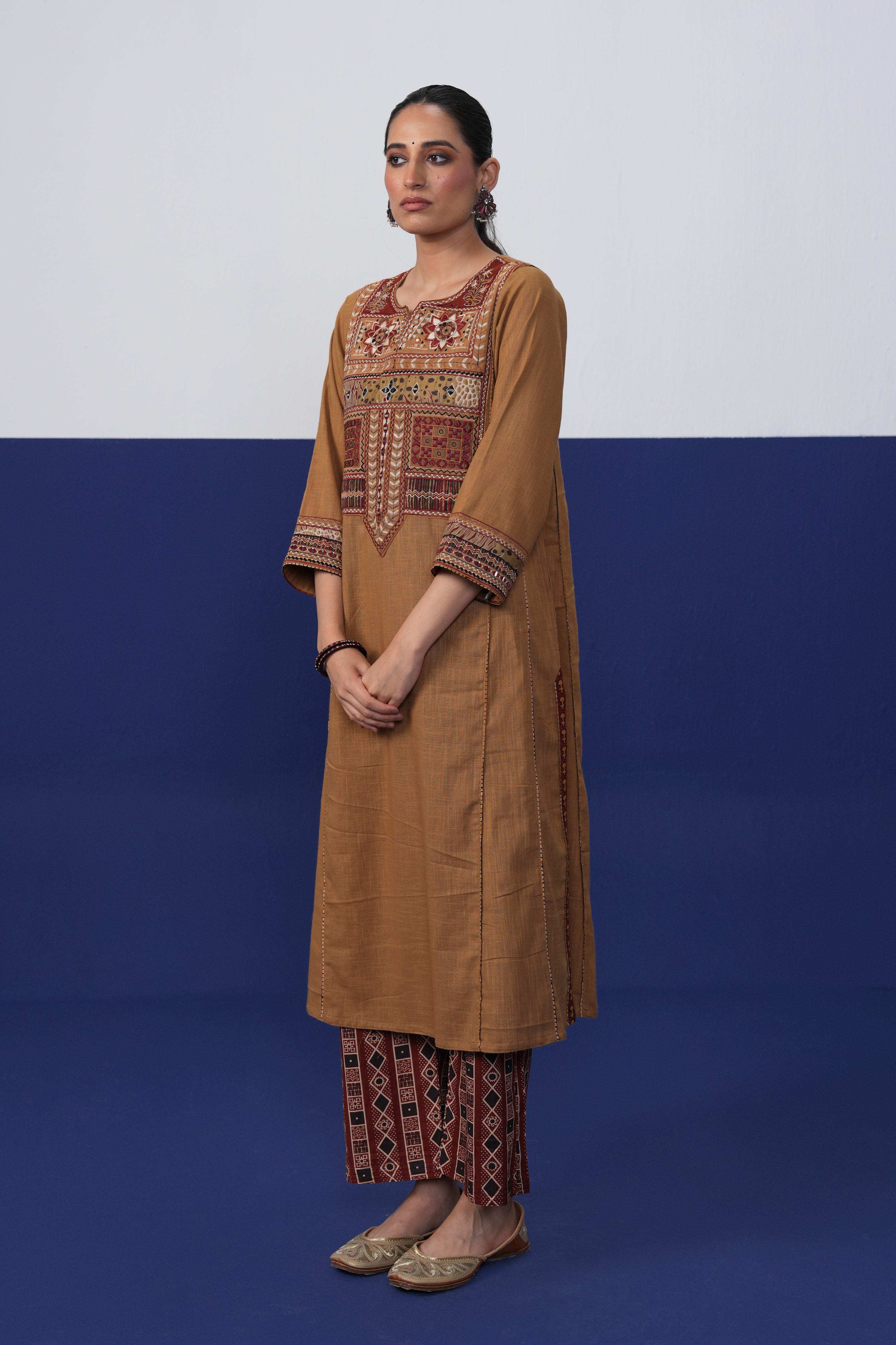Tulsi Pant Maroon