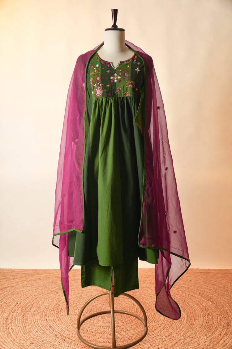 Rozana Embroidered Straight Pant Green