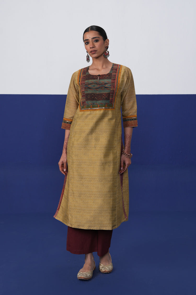 Rozana Pant Maroon