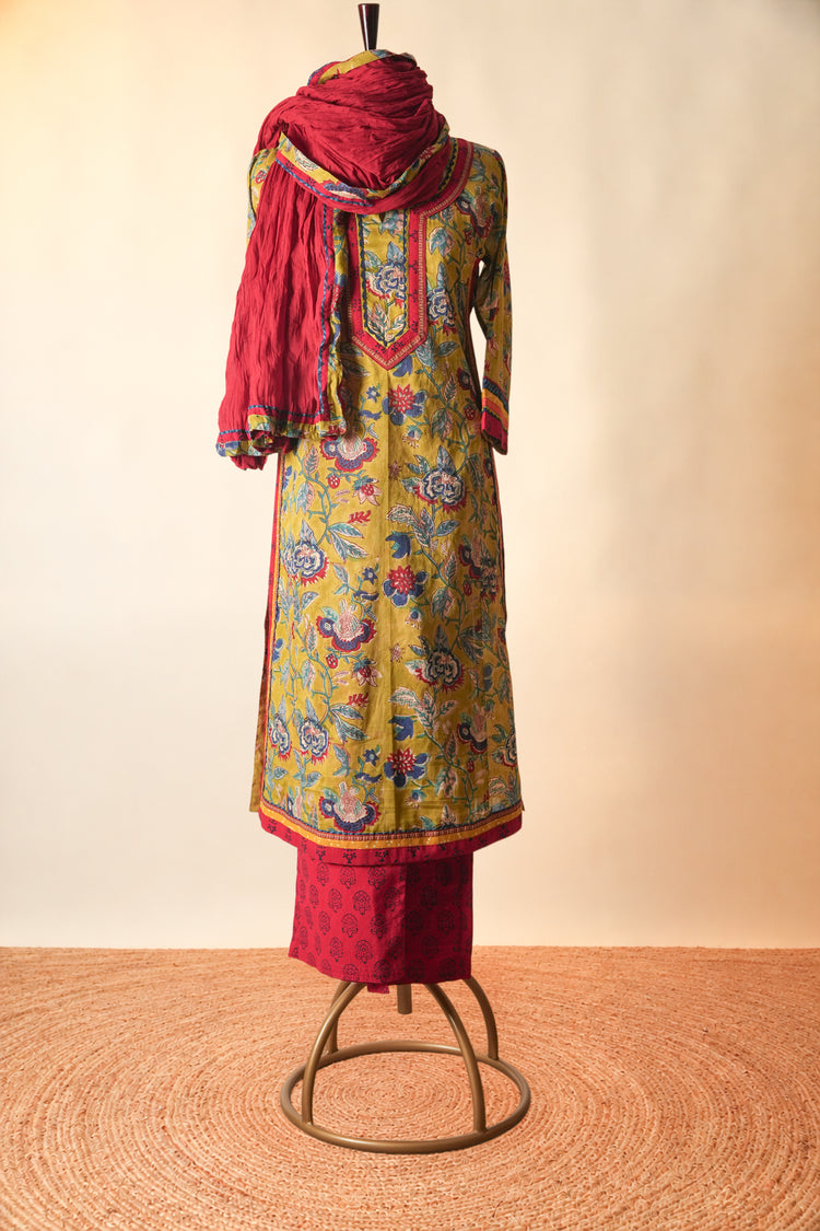 Rozana Crinkled Cotton Dupatta Red