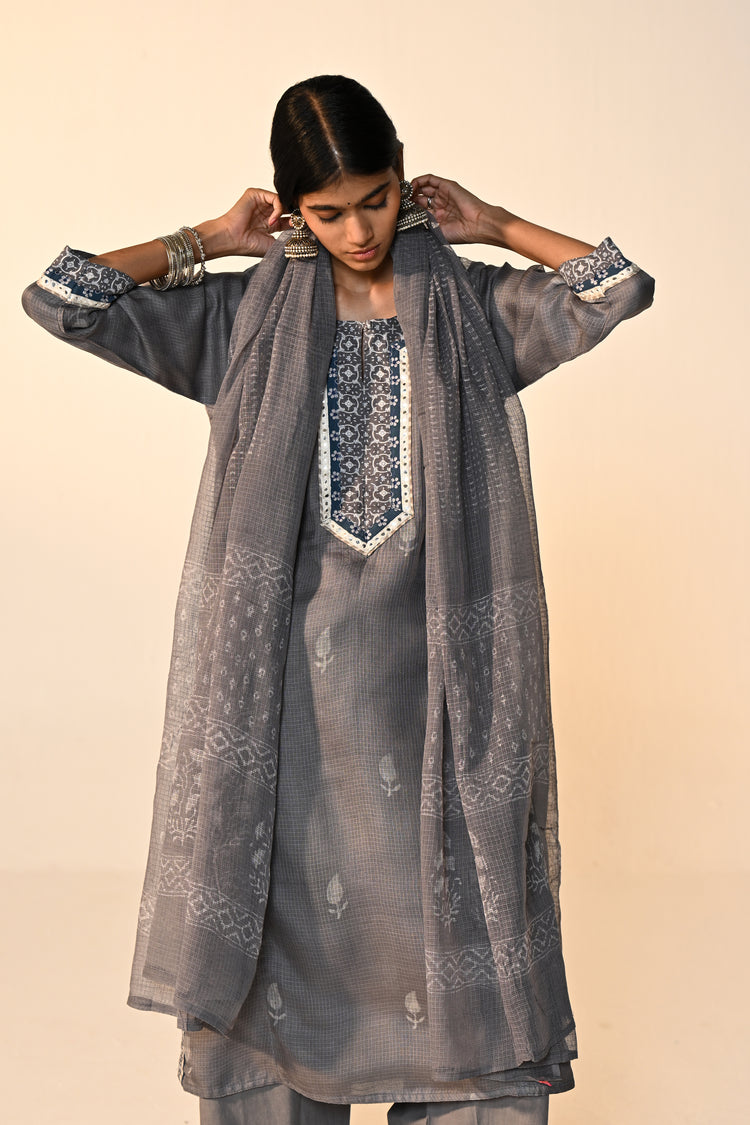 Rozana Kota Silk Printed Kurta Grey (Set Of 2)