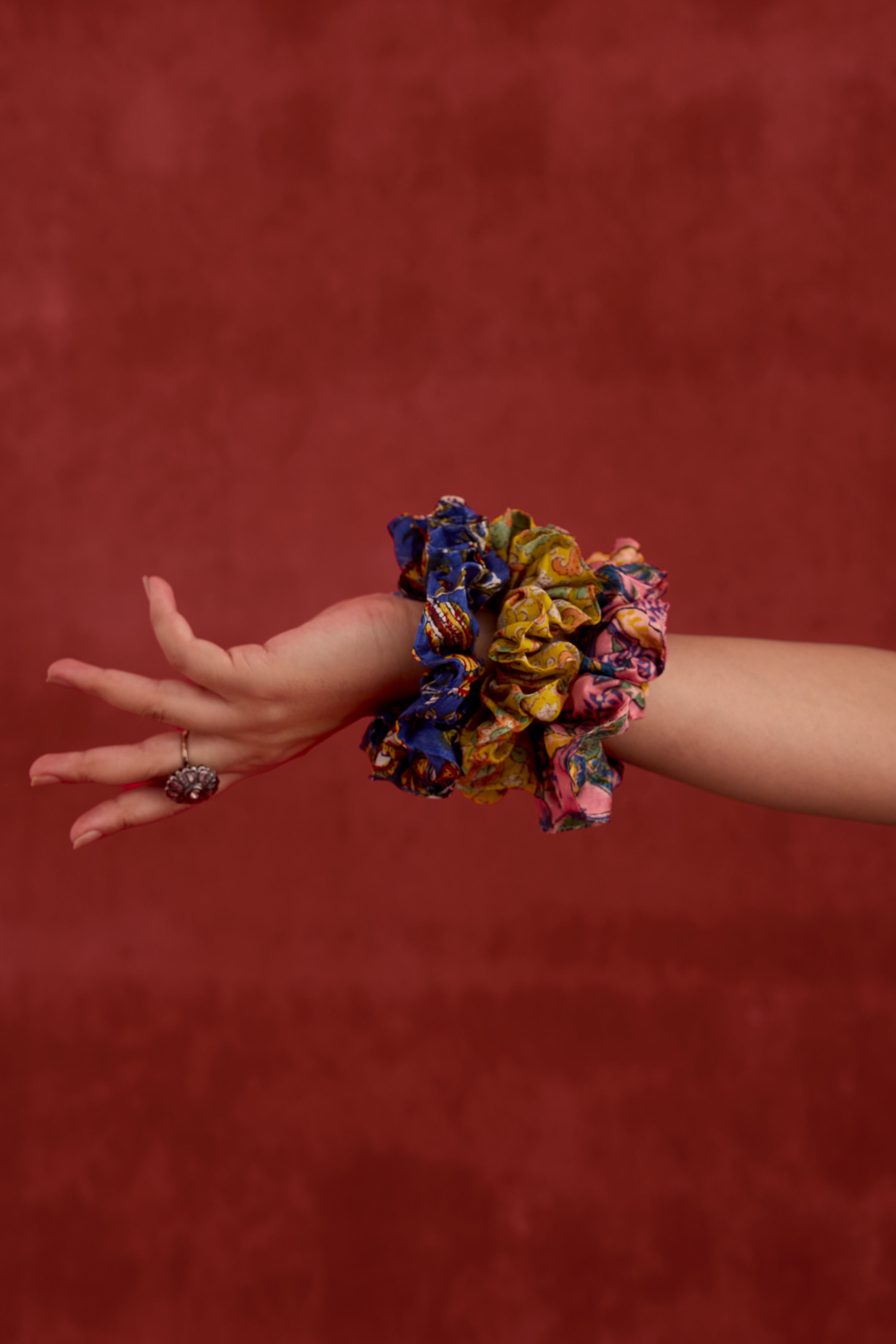 Scrunchy Printed Yellow (10040367972651)