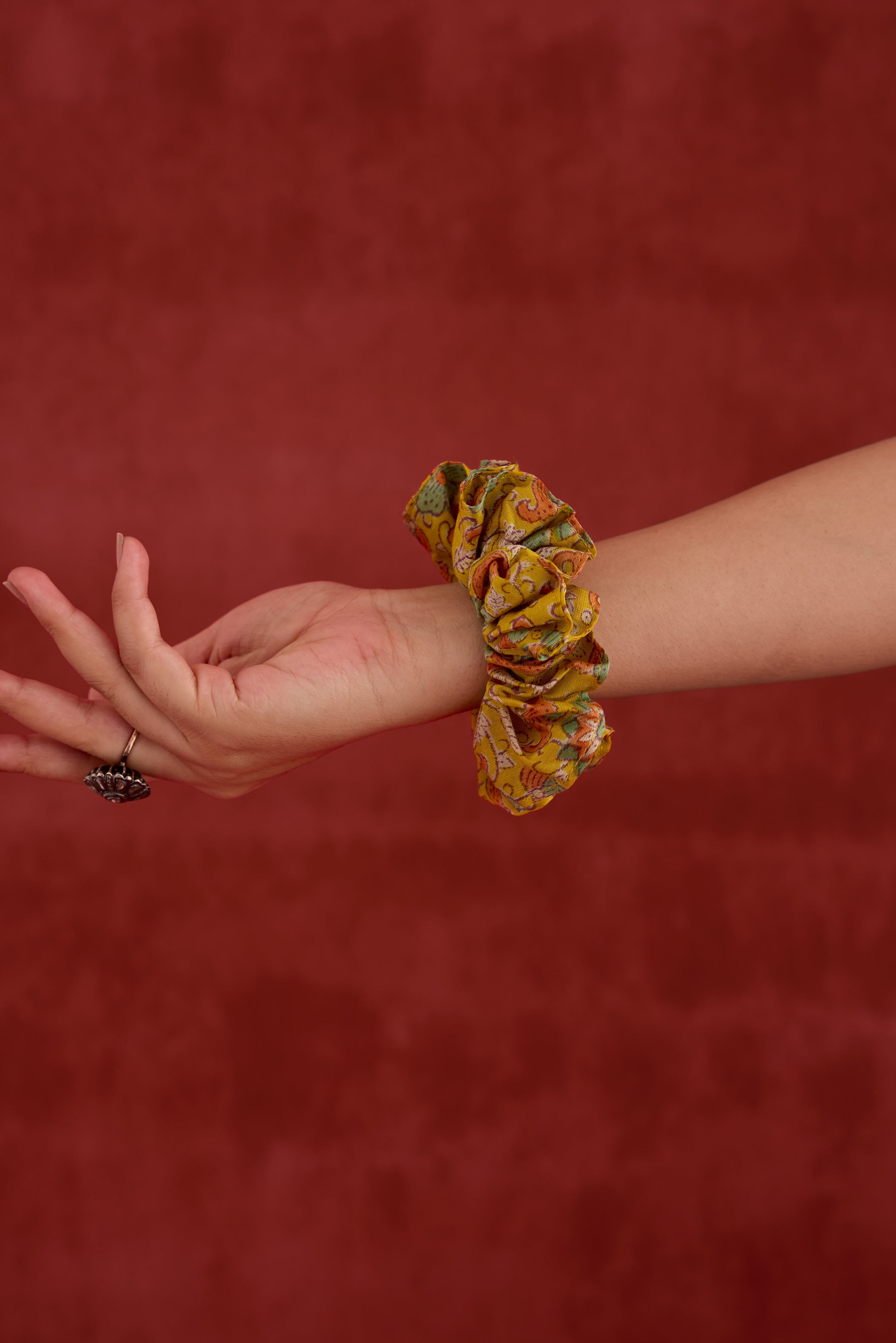 Scrunchy Printed Yellow (10040367972651)