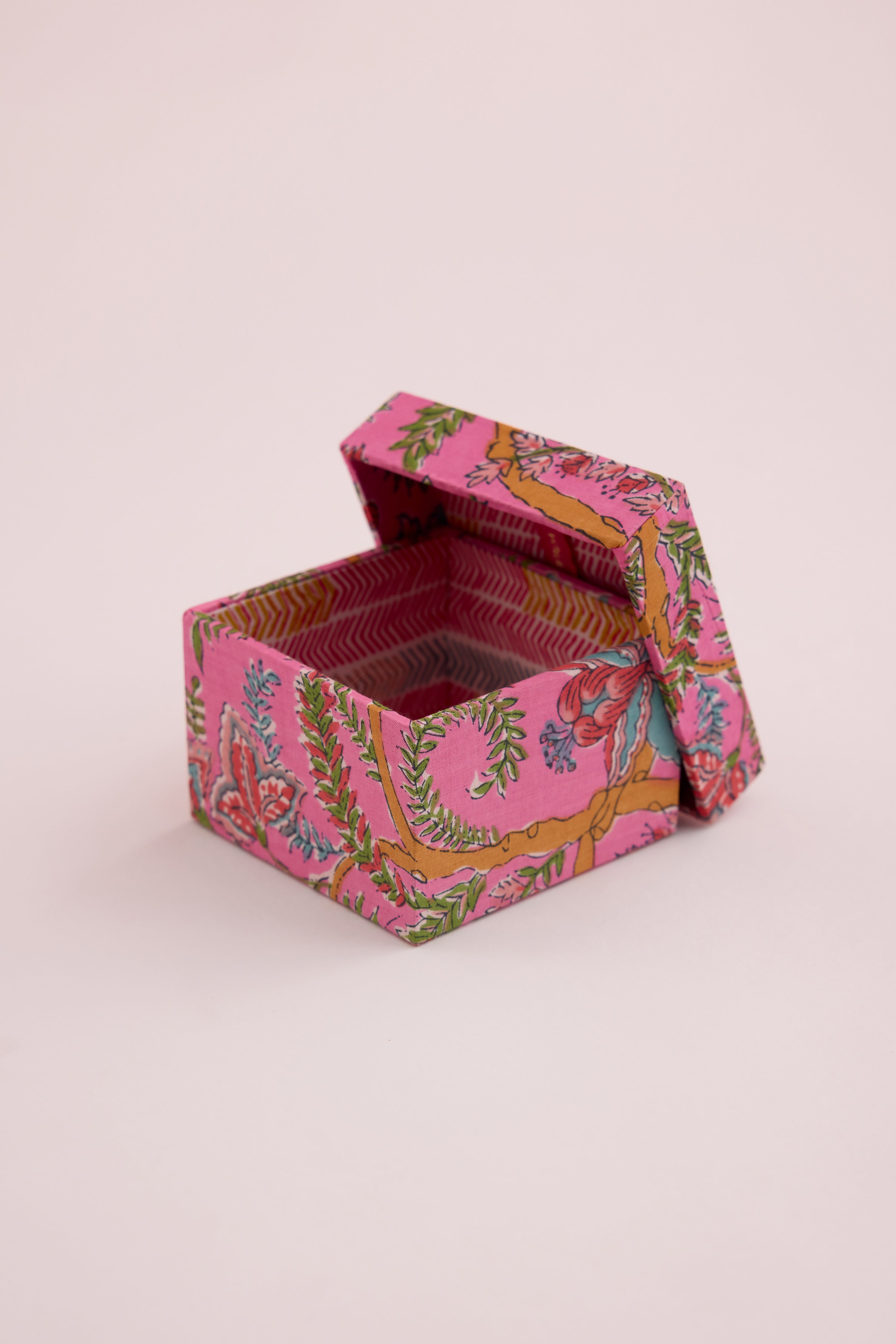 Utility Box Light Pink (10040370561323)