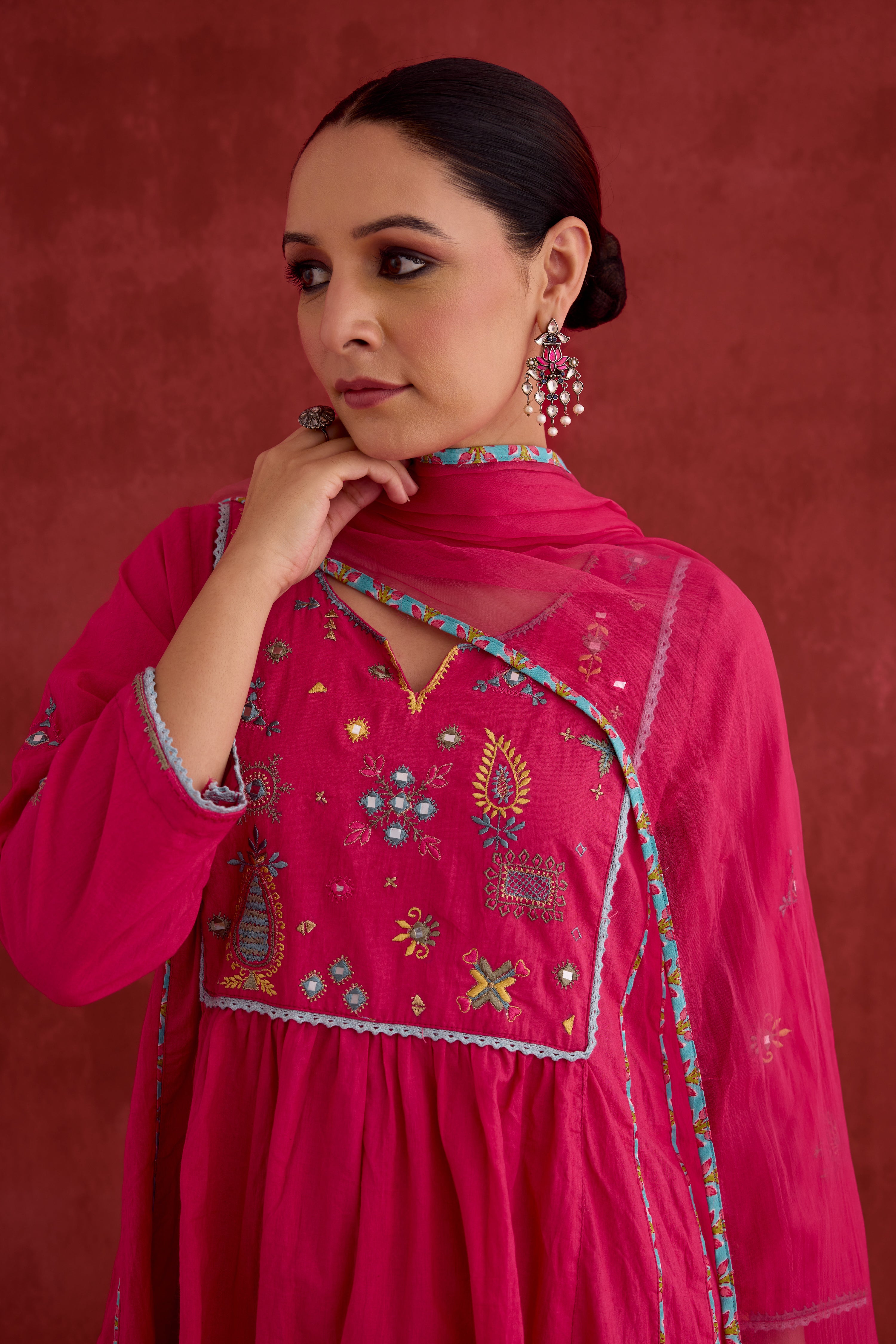 Dreamy Embroidered Kurta Hot Pink (10040120410411)