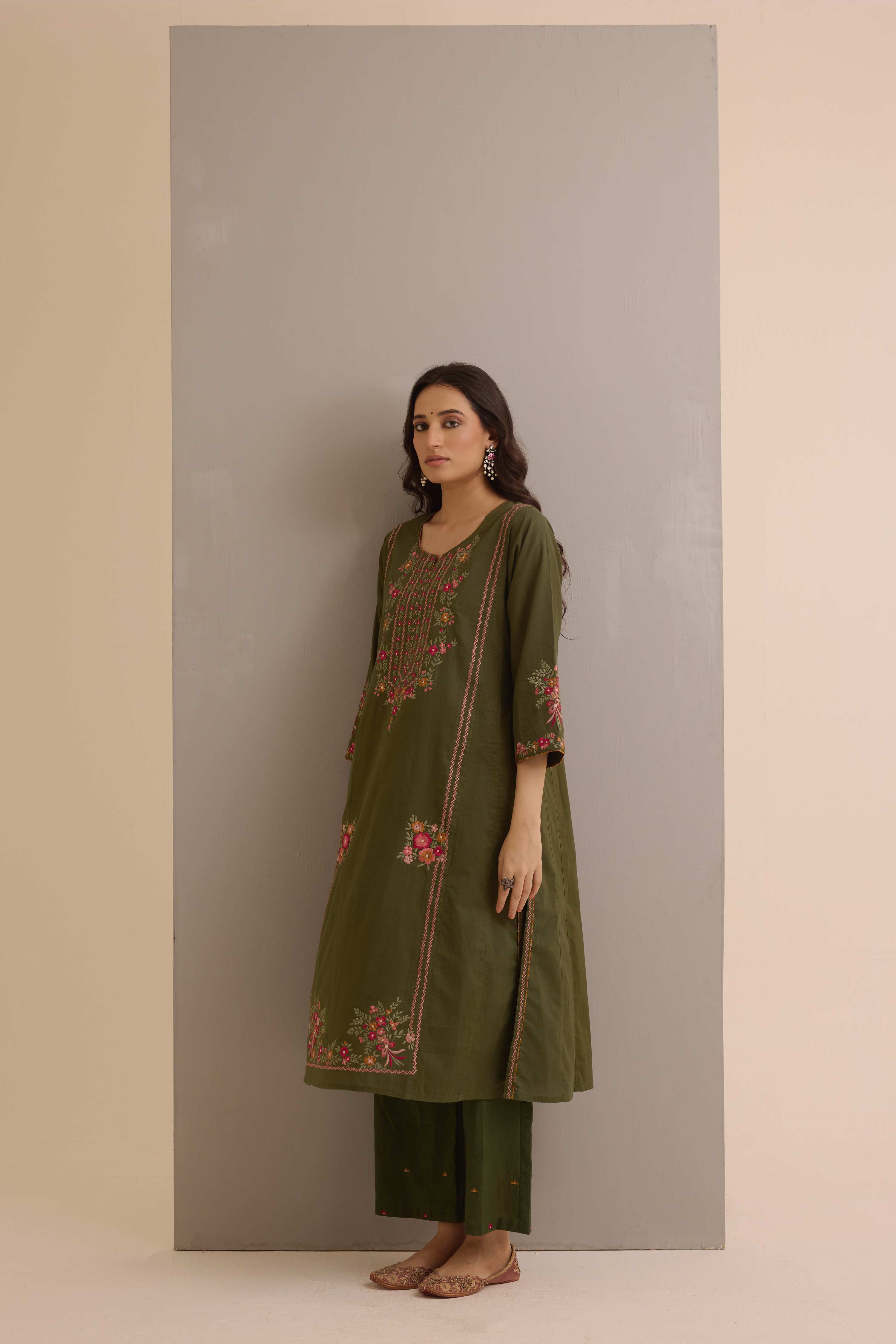 Tulsi Embroidered Ensemble Green (Set of 2)
