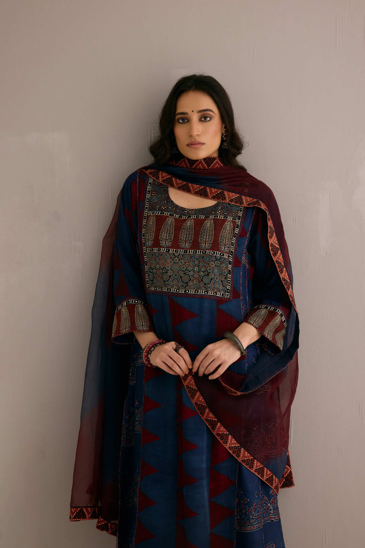 Medh Treated Chiffon Dupatta Blue Maroon