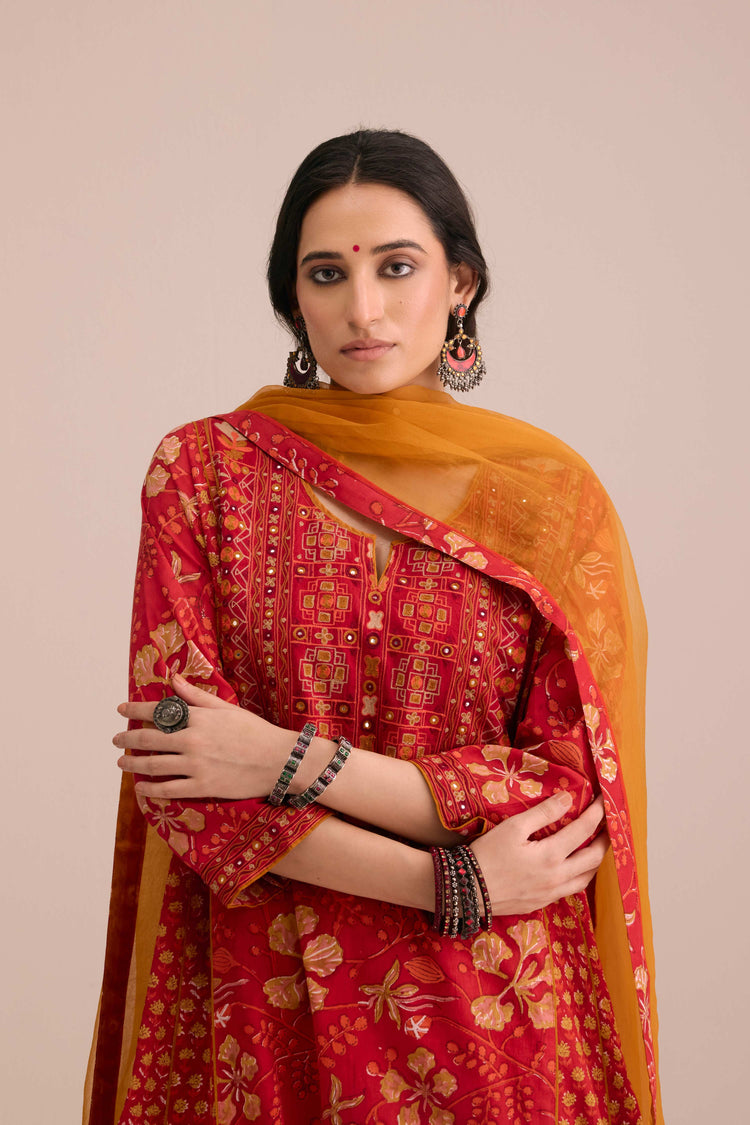 Medh Embroidered Treated Chiffon Dupatta Mustard