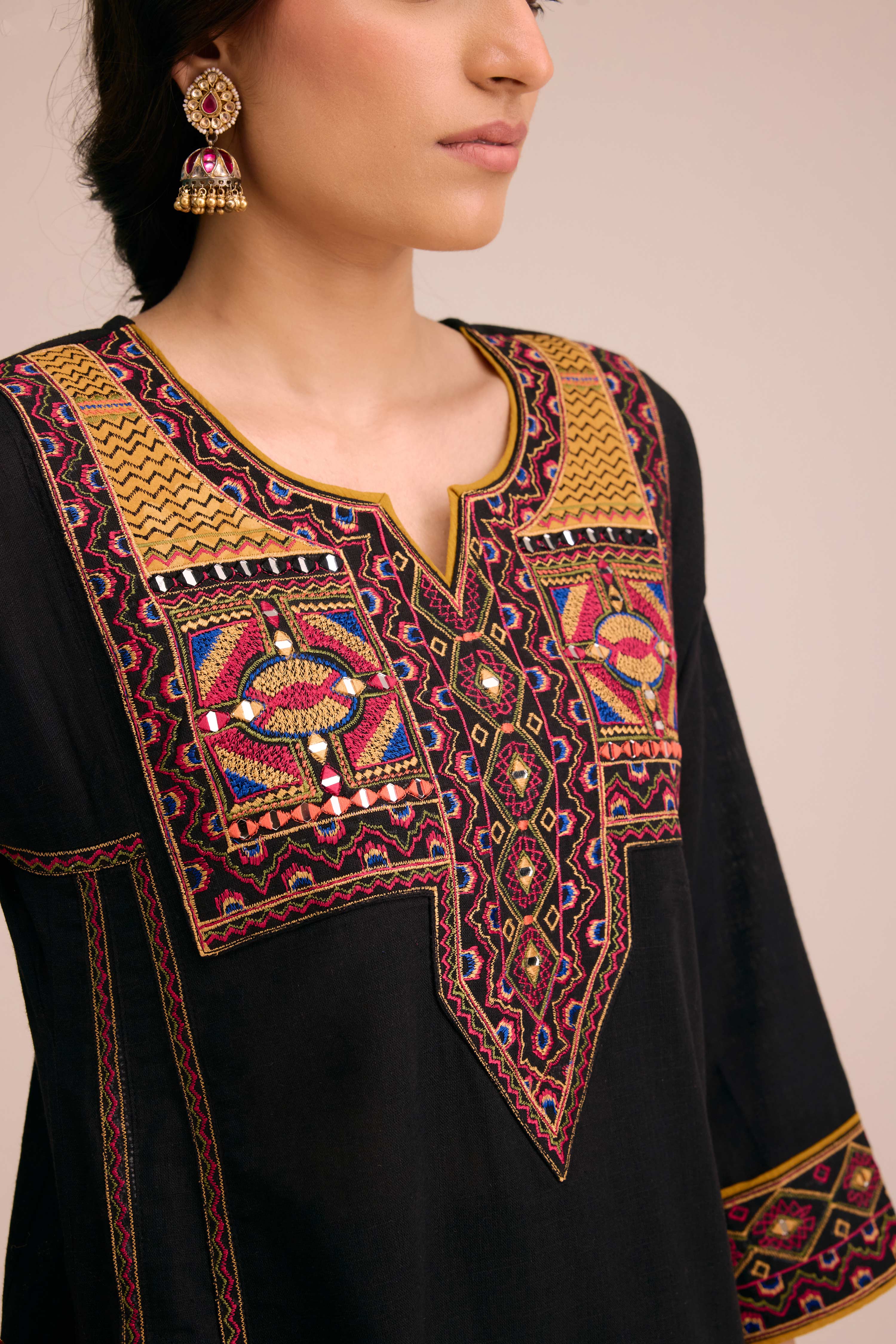 Tulsi Embroidered Cotton Slub Kurta Black