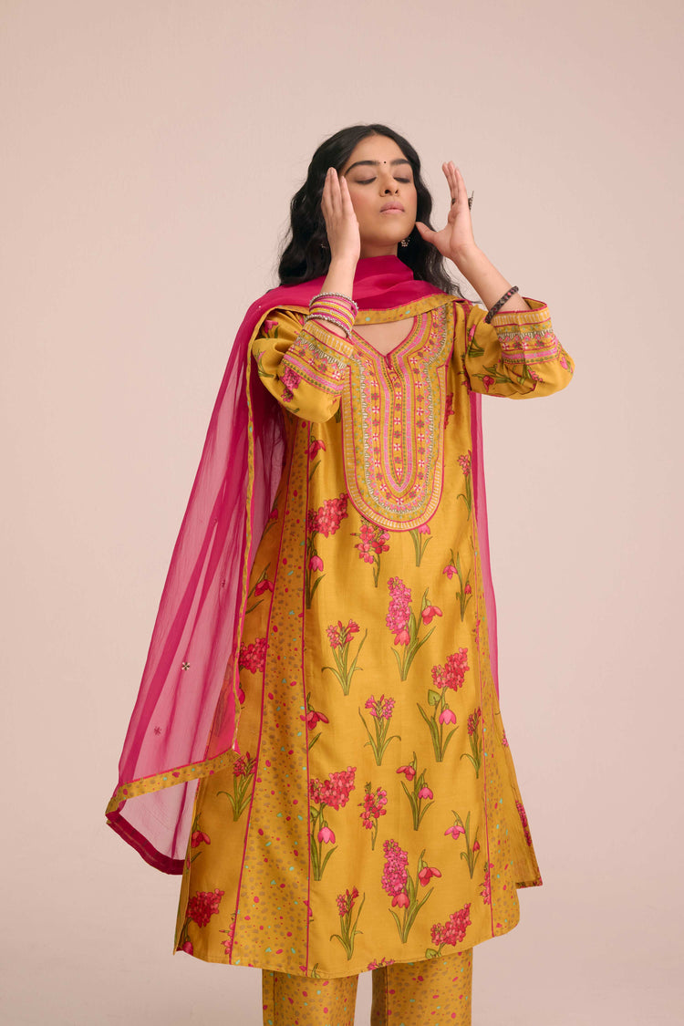 Tulsi Embroidered Chanderi Printed Kurta Yellow