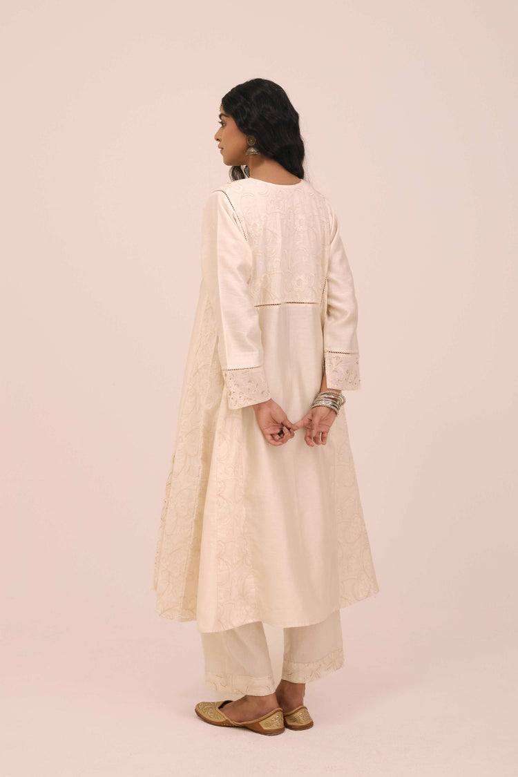 Kia Embroidered Chanderi Kurta Cream