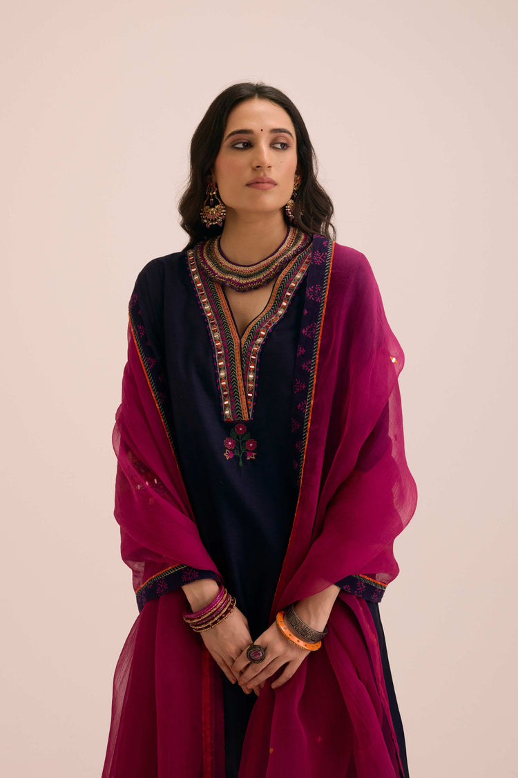 Medh Embroidered Treated Chiffon Dupatta Pink