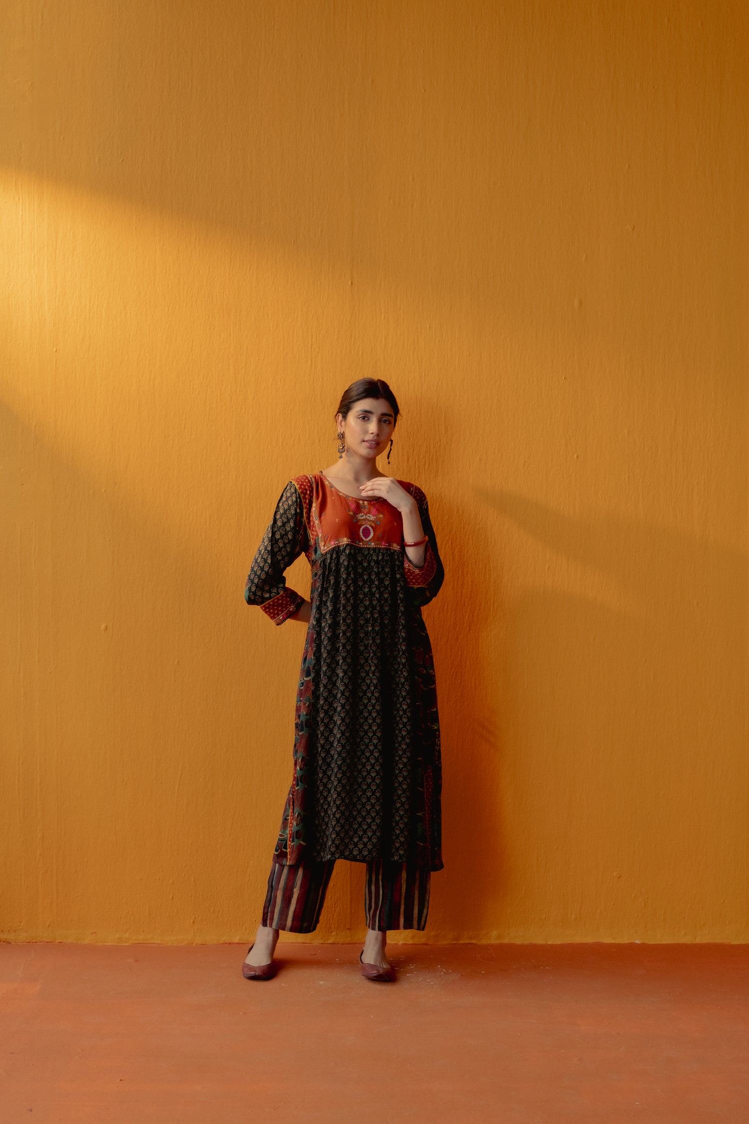 Meera Kurta Black Rust (9042666127659)