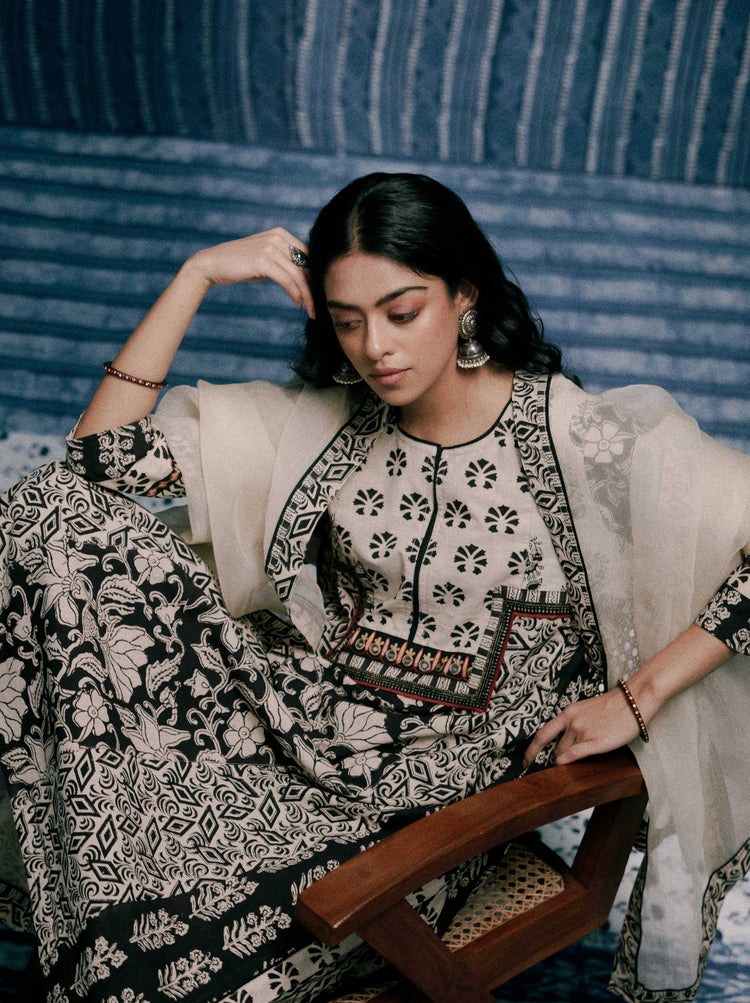 Ojas Cotton Printed Kurta Black Off White
